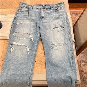 American Eagle Outfitters Light Blue Distressed Relaxed Jeans